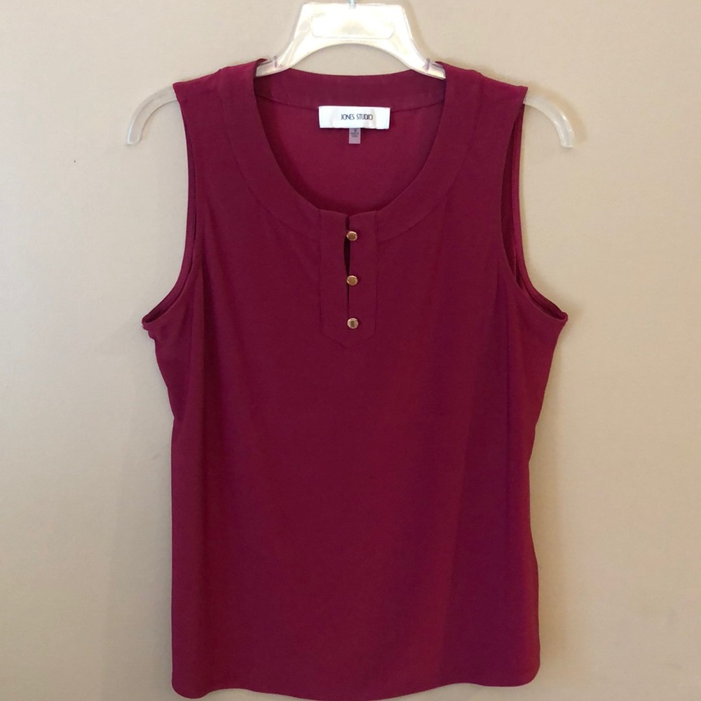 Jones Studio 3 button tank. Size M